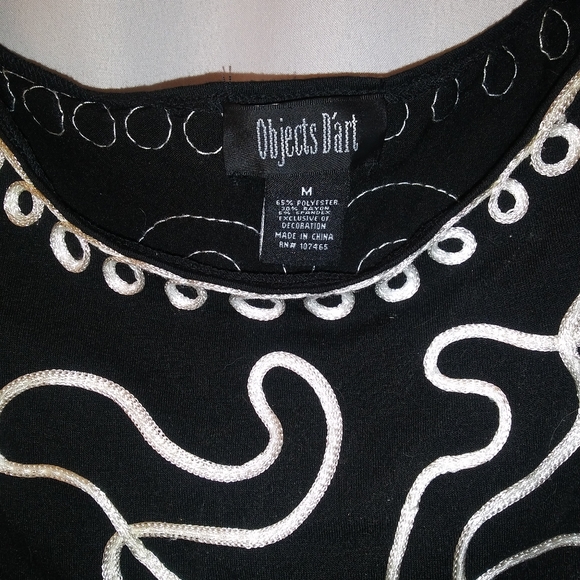 Embroidered Sleeveless Top - Picture 2 of 4